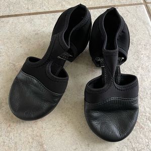 NWOB Capezio pedini femme black leather youth 5.5M